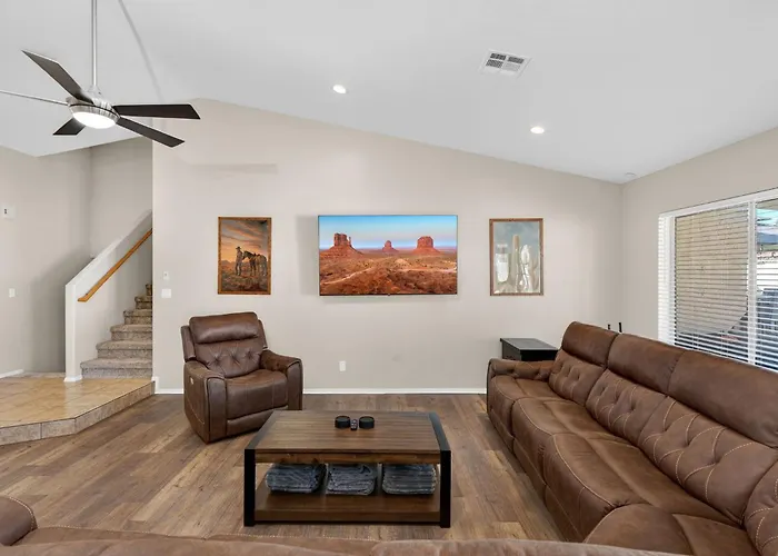 Oasis With Pool And Theater-style Media Holiday home *