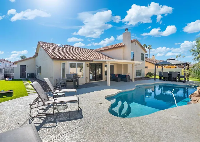 Oasis With Pool And Theater-style Media Holiday home Mesa