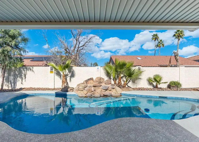 Holiday home Oasis With Pool And Theater-style Media *