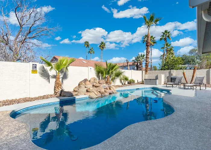 Oasis With Pool And Theater-style Media Holiday home Mesa